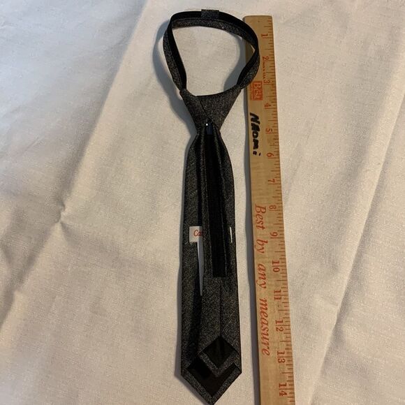 Boys woven zip necktie.  Built in zipper for loosening and tightening - Picture 8 of 8